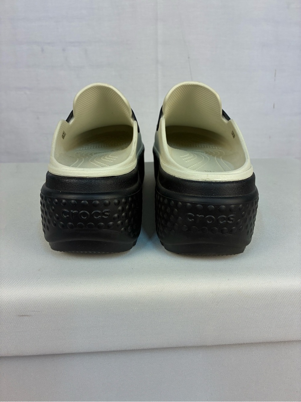 Crocs Stomp Loafer Clogs in Linen/Black 11 - Picture 4 of 7